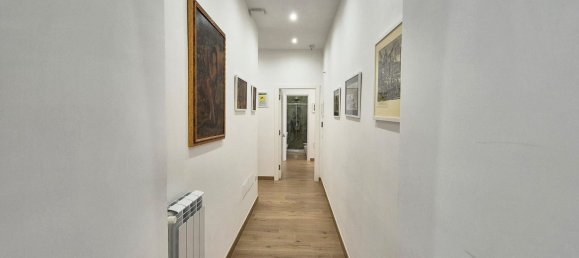 135m² Commercial property in Caserta, Italy No. 301094 3