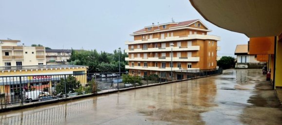 5 rooms Apartment in Pianella, Italy No. 257966 27