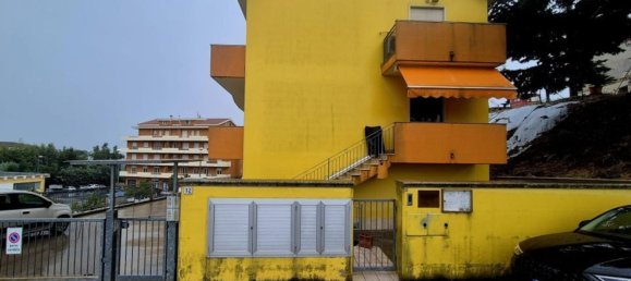 5 rooms Apartment in Pianella, Italy No. 257966 24