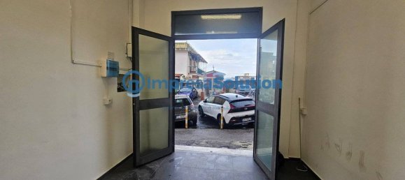 1-Zimmer Gewerbliche Immobilie in Naples, Italy, Nr. 151501 7