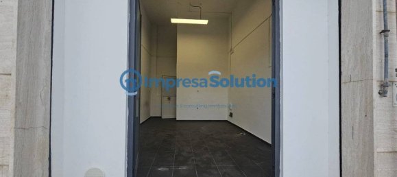 1-Zimmer Gewerbliche Immobilie in Naples, Italy, Nr. 151501 3