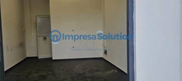 1-Zimmer Gewerbliche Immobilie in Naples, Italy, Nr. 151501 10