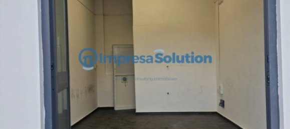 1-Zimmer Gewerbliche Immobilie in Naples, Italy, Nr. 151501 5