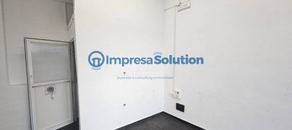 1-Zimmer Gewerbliche Immobilie in Naples, Italy, Nr. 151501 12