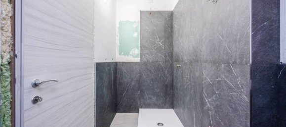 2 rooms Apartment in Parma, Italy No. 33034 17