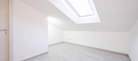 2 rooms Apartment in Parma, Italy No. 33034 14