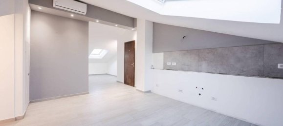 2 rooms Apartment in Parma, Italy No. 33034 6