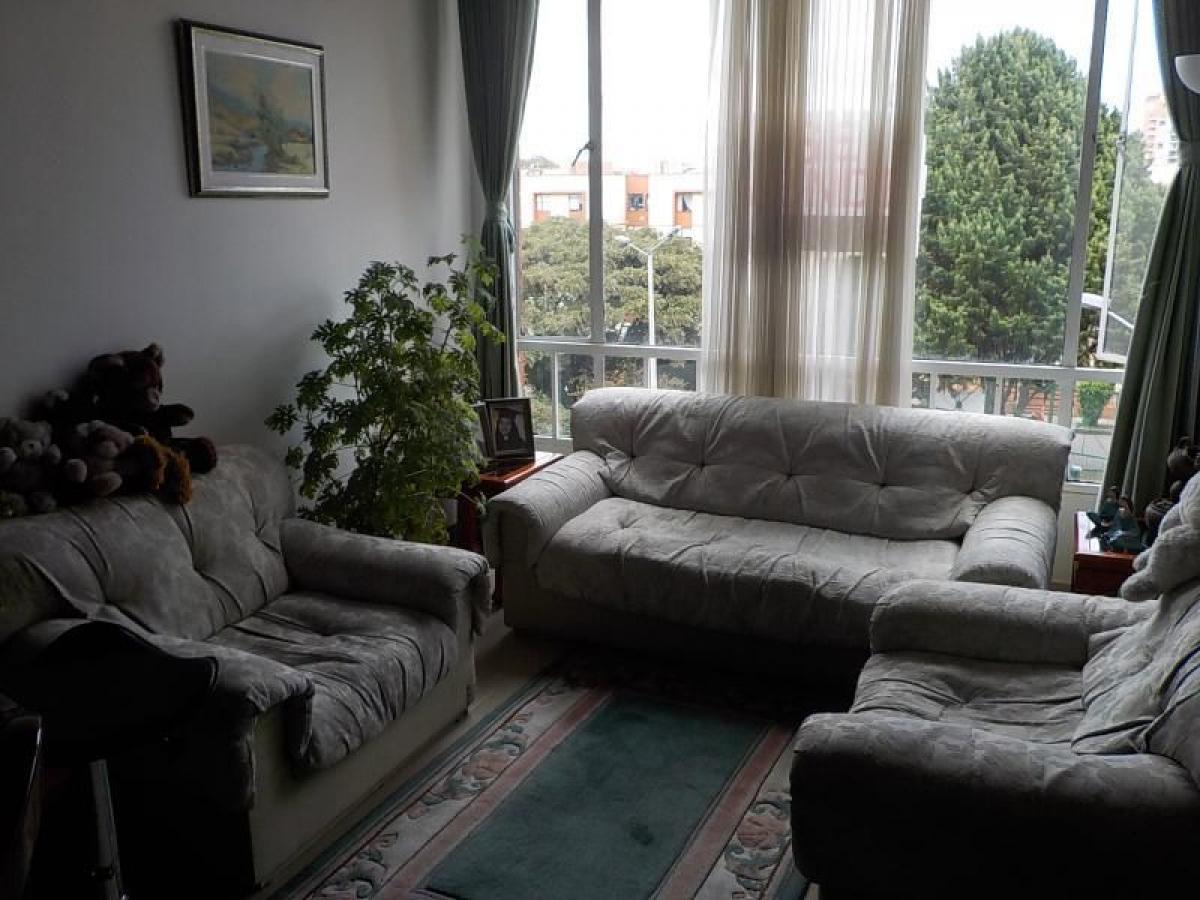 3 bedrooms House in Bogota, Colombia No. 12073