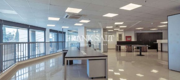 400m² Office in Saint Julian's, Malta No. 11886 27
