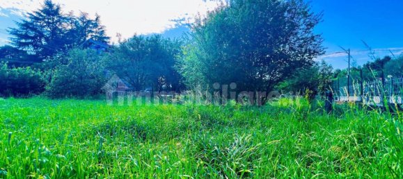 Grundstück in Cocquio-Trevisago, Italy 910m², Nr. 303483 2