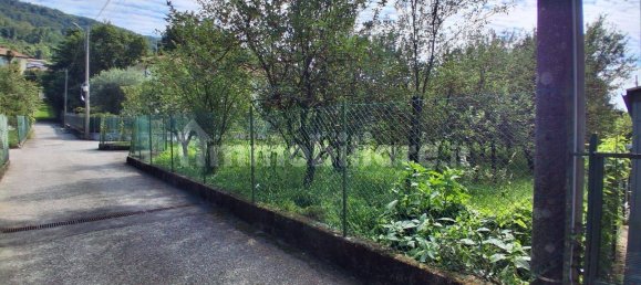 Grundstück in Cocquio-Trevisago, Italy 910m², Nr. 303483 11