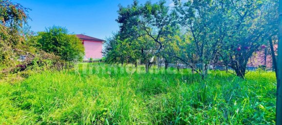 Grundstück in Cocquio-Trevisago, Italy 910m², Nr. 303483 4