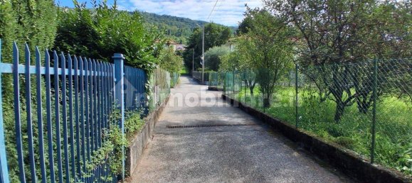 Grundstück in Cocquio-Trevisago, Italy 910m², Nr. 303483 14