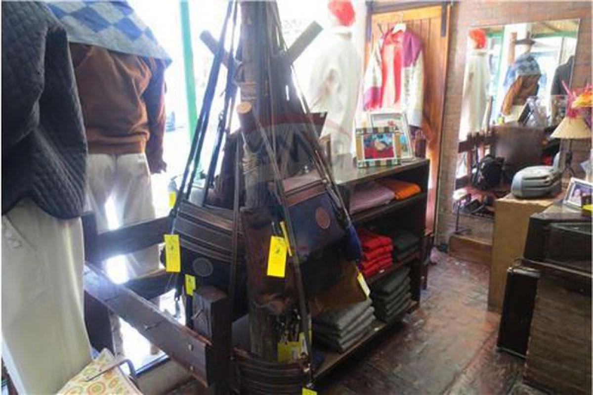 Propiedad comercial en San Isidro, Argentina No. 23382