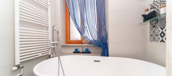 Квартира с 2 спальнями в Грульяско, Италия № 337382 22