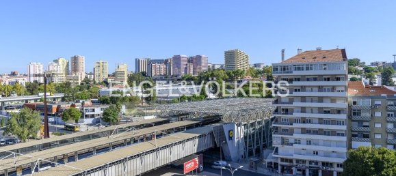 Квартира с 3 спальнями в Лиссабон, Португалия № 9766 24