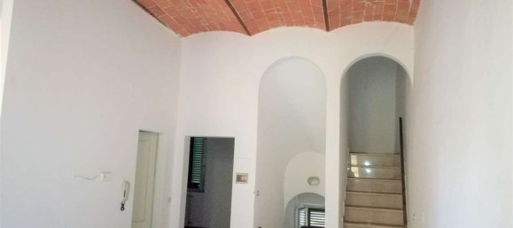 Apartamento de 4 dormitorios en Foiano della Chiana, Italy No. 85338 2