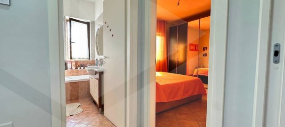 2 bedrooms Apartment in Giugliano in Campania, Italy No. 20472 4