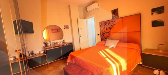 2 bedrooms Apartment in Giugliano in Campania, Italy No. 20472 8