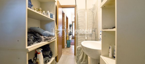 Apartamento de 2 dormitorios en Cremona, Italy No. 354165 28