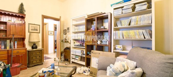 Apartamento de 2 dormitorios en Cremona, Italy No. 354165 3