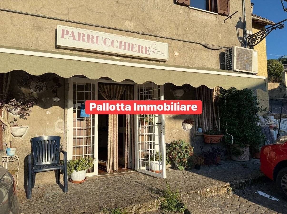 1غرفة عقار تجاري في Capodimonte, Italy رقم 286000