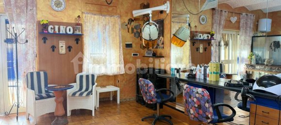 1غرفة عقار تجاري في Capodimonte, Italy رقم 286000 4