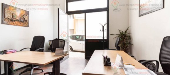 Propiedad comercial de 2 habitaciónes en Syracuse, Italy No. 293638 2