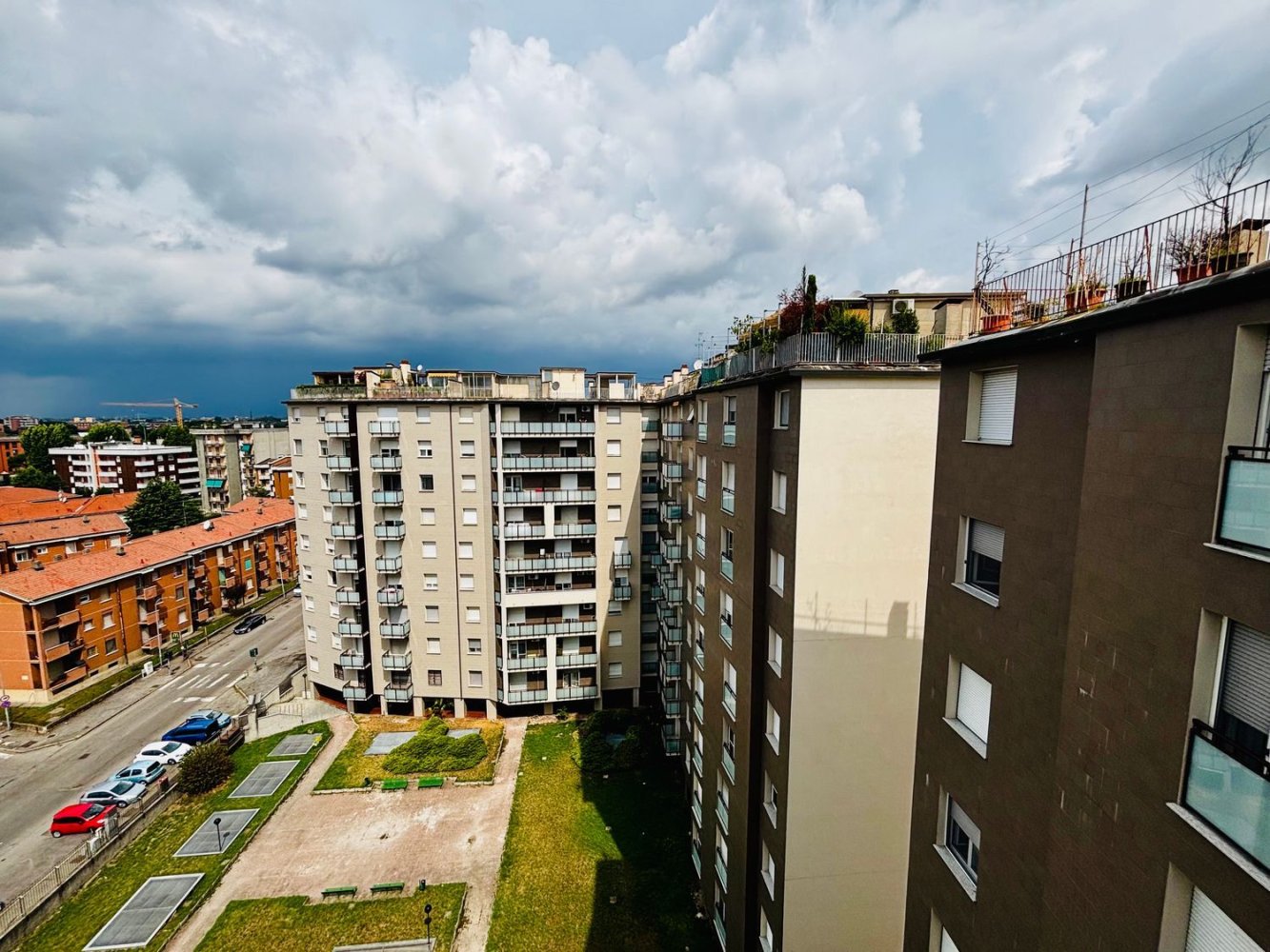 4غرفة منزل ذو طابقين في Rho, Italy رقم 261214