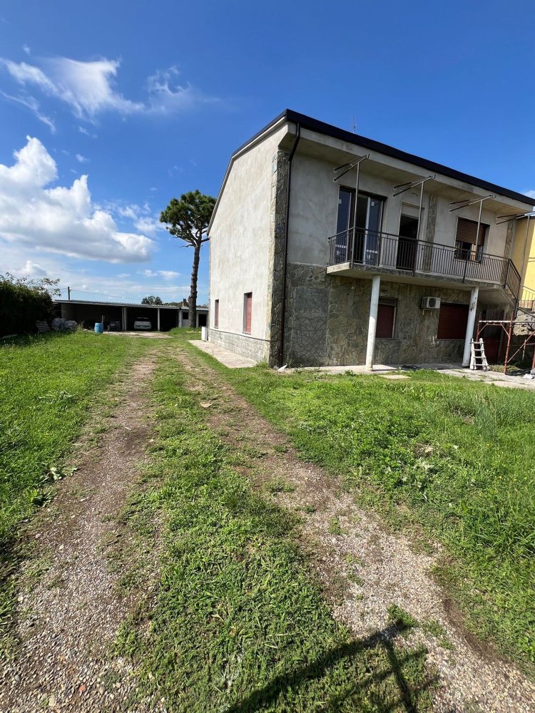 4 bedrooms Apartment in Robecco sul Naviglio, Italy No. 357772