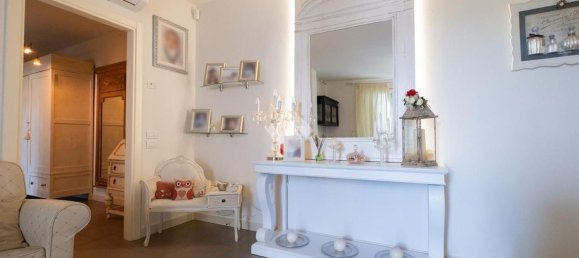 3 bedrooms Apartment in Prato, Italy No. 319373 12