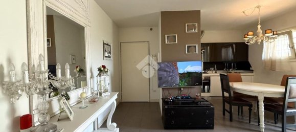 3 bedrooms Apartment in Prato, Italy No. 319373 11