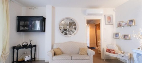 3 bedrooms Apartment in Prato, Italy No. 319373 15