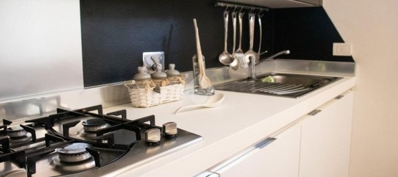 3 bedrooms Apartment in Prato, Italy No. 319373 5