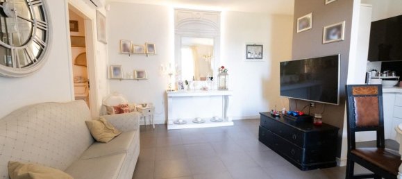 3 bedrooms Apartment in Prato, Italy No. 319373 13