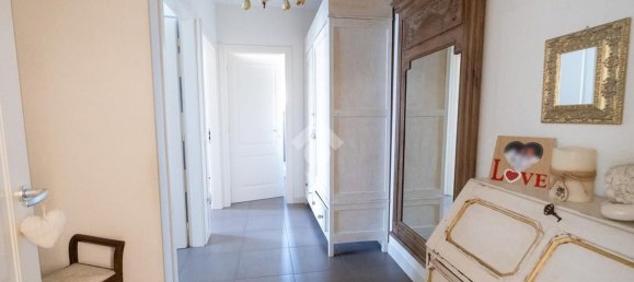 3 bedrooms Apartment in Prato, Italy No. 319373 18