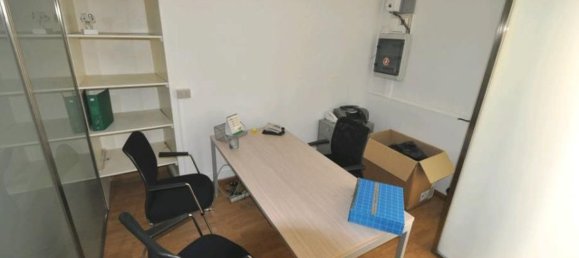 120m² Garage in Ragusa, Italy No. 151406 3