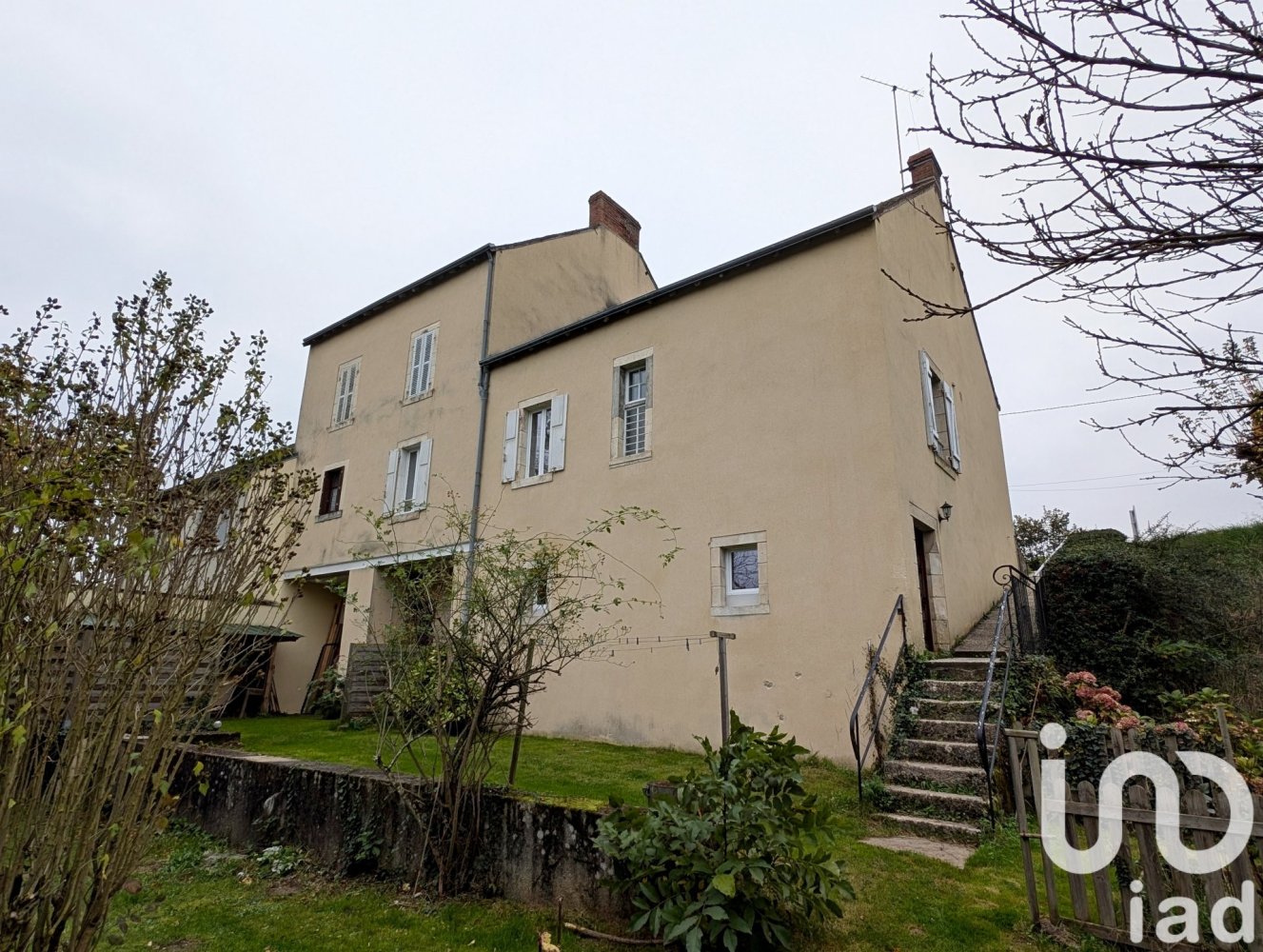 5 bedrooms Townhouse in Saint-Gaultier, France No. 159094
