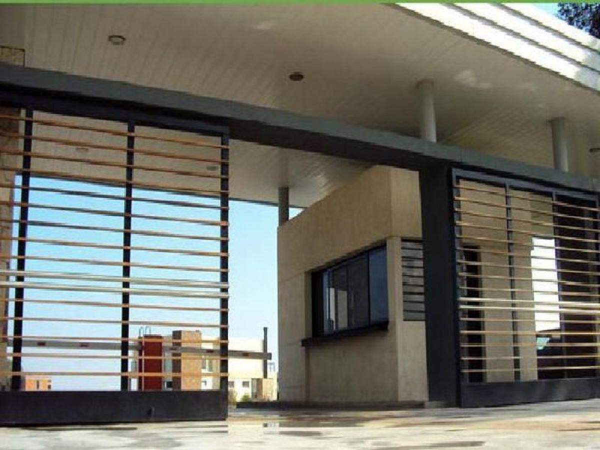  Land in Berazategui, Argentina No. 117279