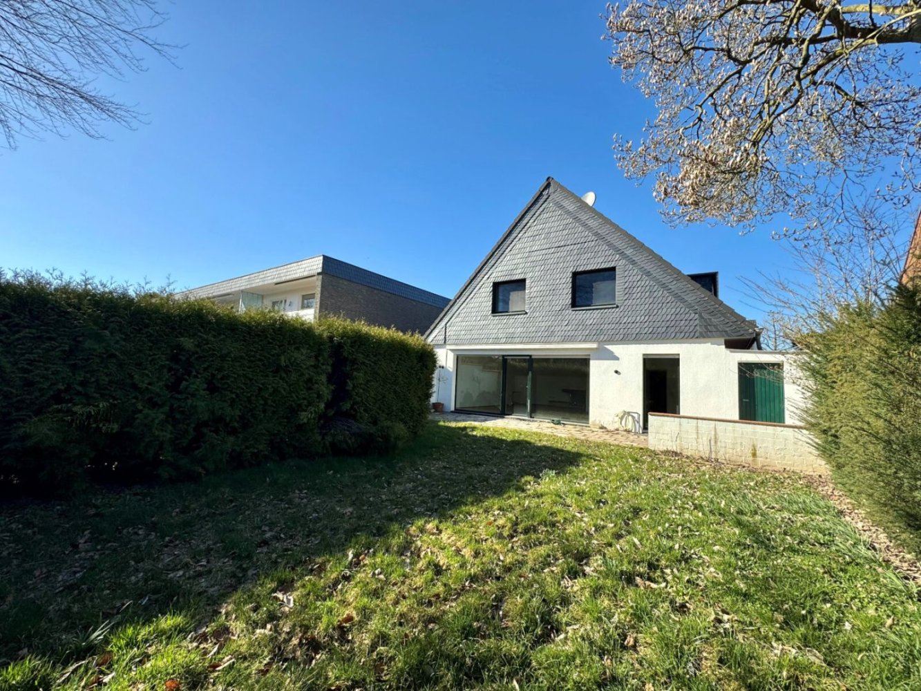 8غرفة تاون هاوس في Meerbusch, Germany رقم 47765