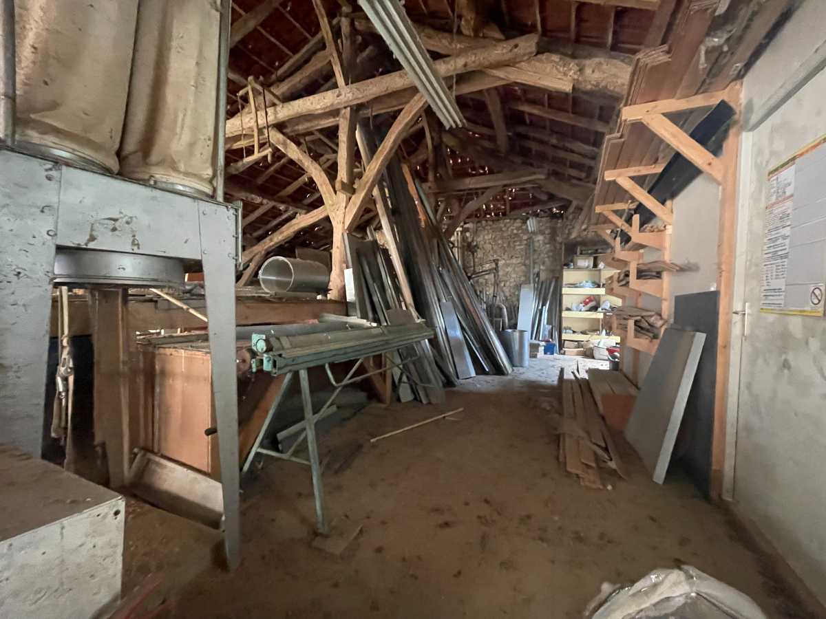 Gewerbliche Immobilie in Agen, France 400m², Nr. 195667