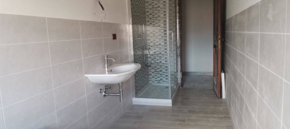5-Zimmer Wohnung in Avellino, Italy, Nr. 303588 8