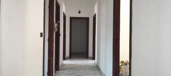 5-Zimmer Wohnung in Avellino, Italy, Nr. 303588 10