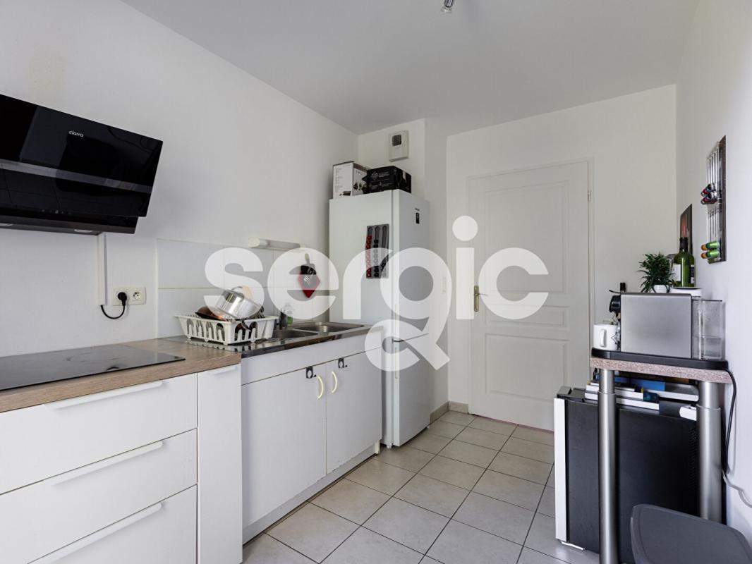 2 bedrooms Apartment in Lille, France No. 240867