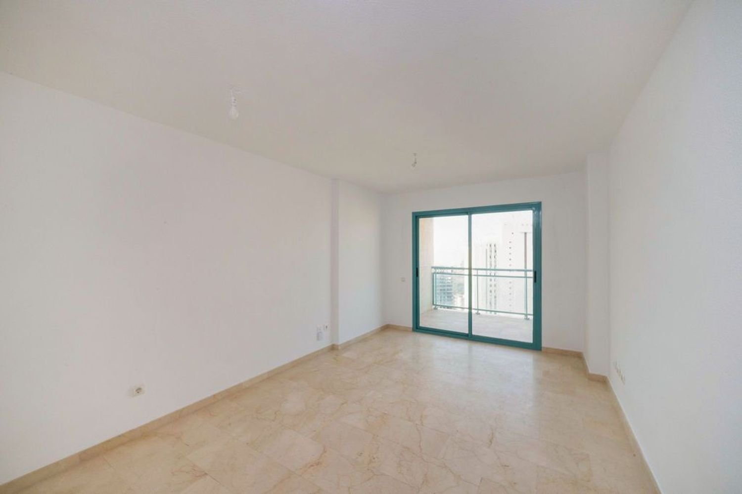 Apartamento de 1 dormitorio en Alicante, Spain No. 233257