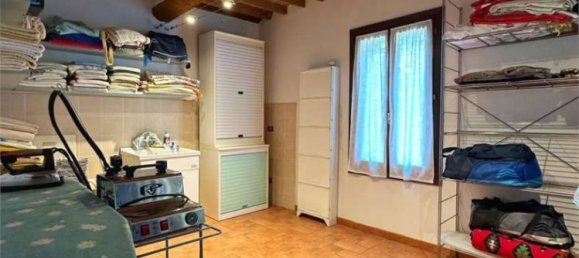 5 غرف نوم فيلا في San Possidonio, Italy رقم 59999 18