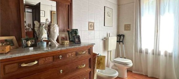 5 غرف نوم فيلا في San Possidonio, Italy رقم 59999 20