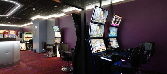 382m² Commercial property in Monchengladbach, Germany No. 243796 2