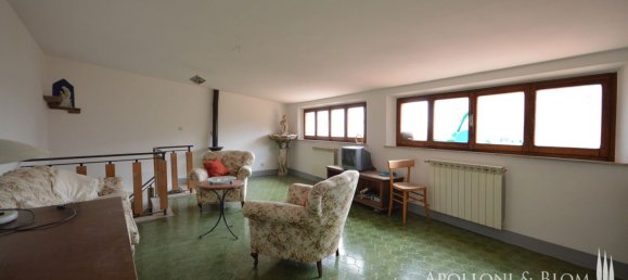 3 bedrooms Apartment in Montepulciano, Italy No. 52837 5