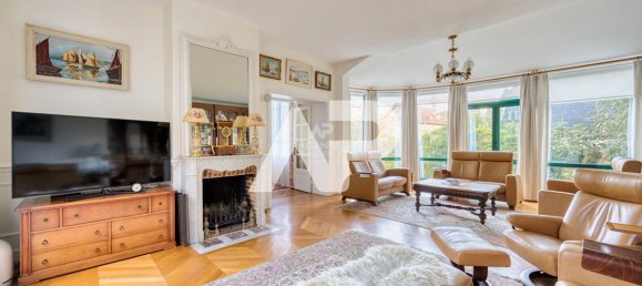 6 bedrooms House in Sevres, France No. 169258 2